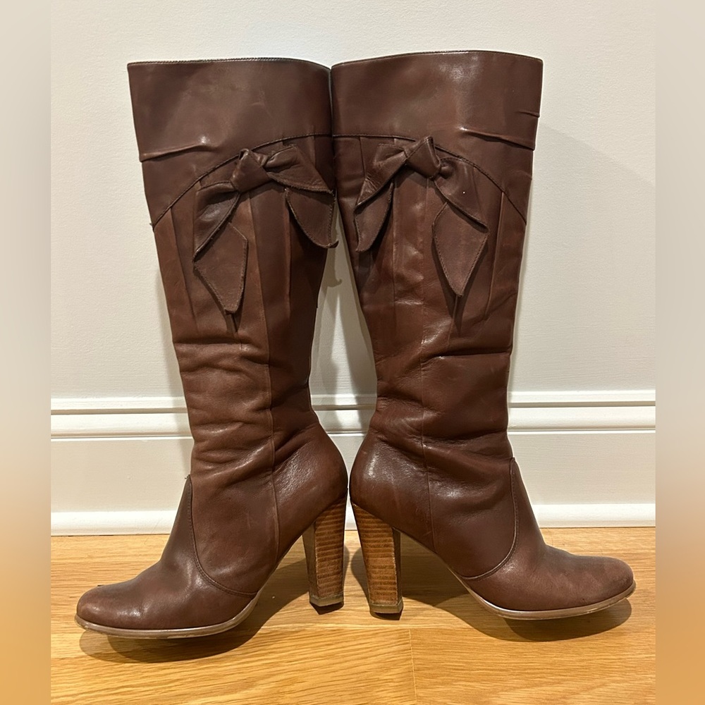Vintage Seychelles Anthropologie Leather boots w/ bow, stacked wood heel Sz 7.5